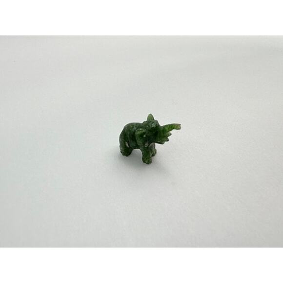 Miniature Hand-Carved Green Jade Elephant Figurine Bead - Picture 2 of 8